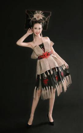 唐慧太阳城集团服装设计《彝裳》